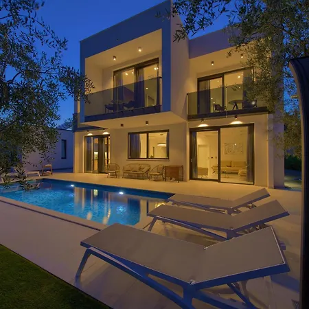 וילה Olive Garden With Heated Pool And Sauna