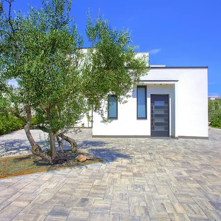 Olive Garden With Beautiful View * Kornić