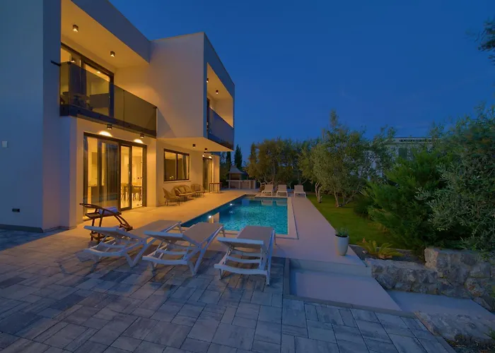 Olive Garden With Heated Pool And Sauna Villa Kornić