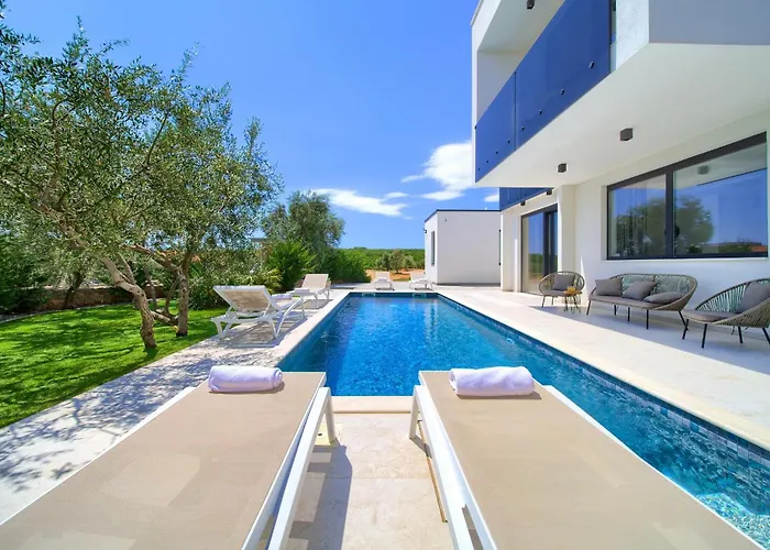 Olive Garden With Heated Pool And Sauna Villa Kornić