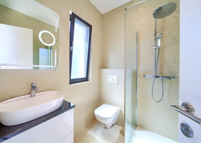 Villa Olive Garden With Heated Pool And Sauna