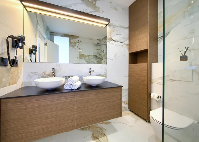 Olive Garden With Heated Pool And Sauna *