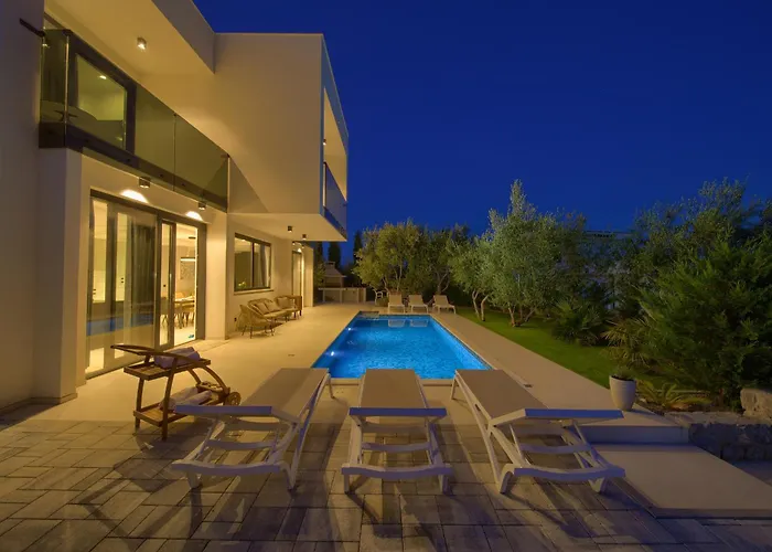 Villa Olive Garden With Heated Pool And Sauna *