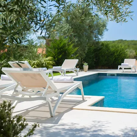 Olive Garden With Heated Pool And Sauna * Kornić