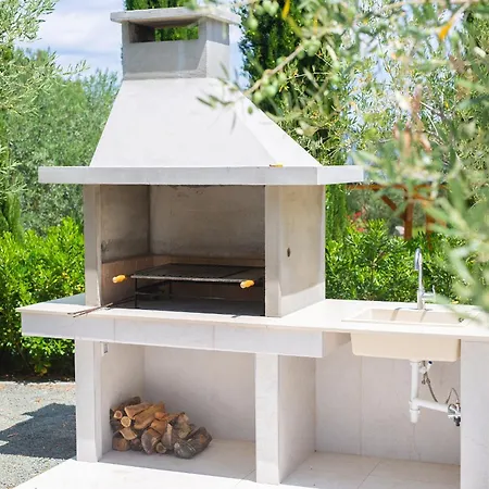 فيلة Olive Garden With Heated Pool And Sauna