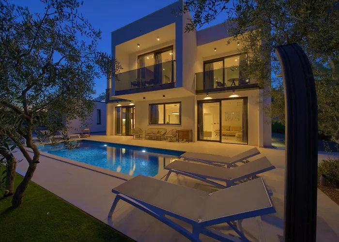 Вилла Olive Garden With Heated Pool And Sauna
