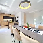 Olive Garden With Heated Pool And Sauna Vila Kornić