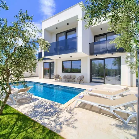 Olive Garden With Heated Pool And Sauna Villa Kornic